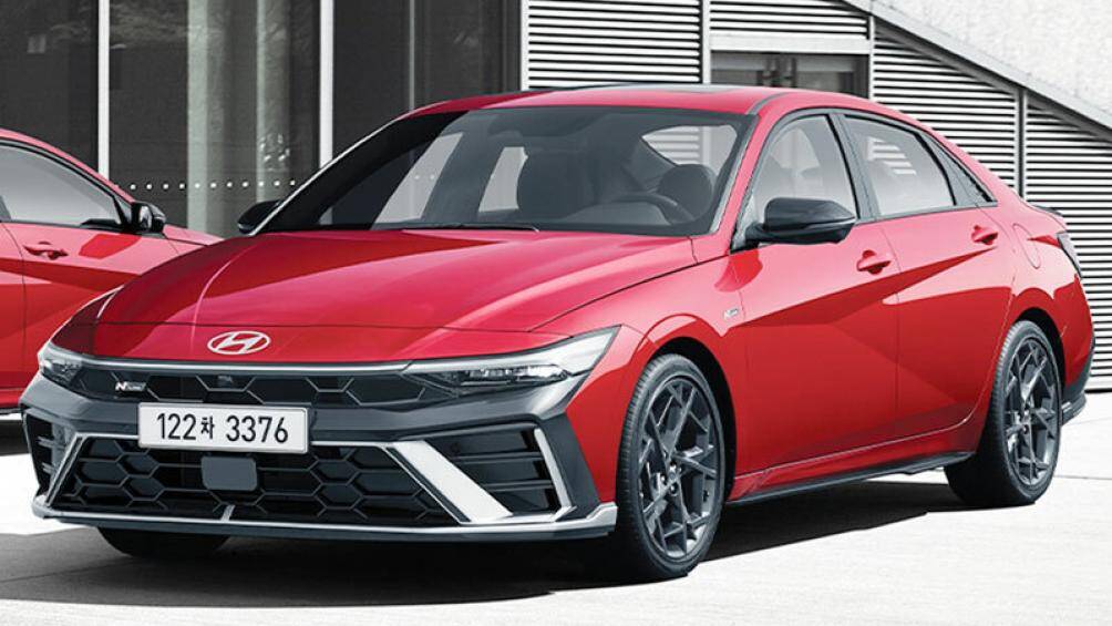 Thứ nhất là động cơ xăng Smartstream 4 xi-lanh, dung tích 1.6L hút khí tự nhiên, cho công suất 121 mã lực và mô-men xoắn cực đại 154 Nm.