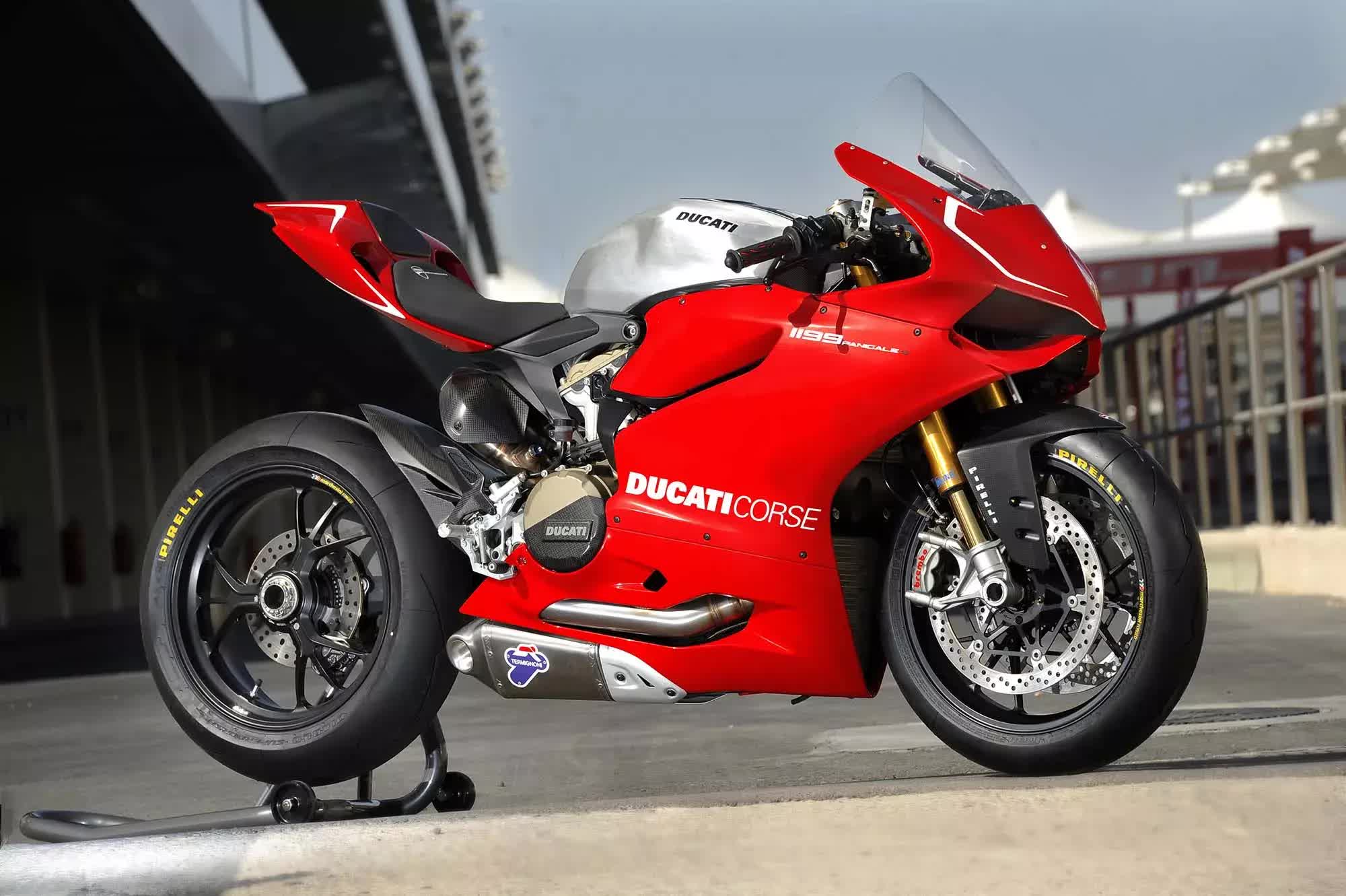 6. Ducati 1199 Panigale 2014 (vận tốc tối đa: 296 km/h).
