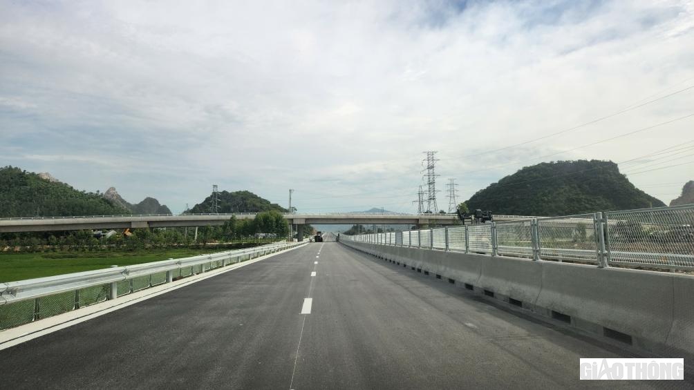 Lúc đó, thời gian di chuyển từ Pháp Vân (Hà Nội) vào đến nút giao QL7 (Diễn Châu, Nghệ An) sẽ rút ngắn từ hơn 4 tiếng chỉ còn 3 tiếng đồng hồ.