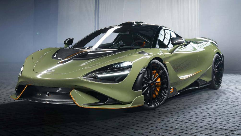 McLaren vừa ra mắt phiên bản đặc biệt của siêu xe 765LT với việc thay đổi, bổ sung sợi carbon cho các bộ phận ngoại thất xe.