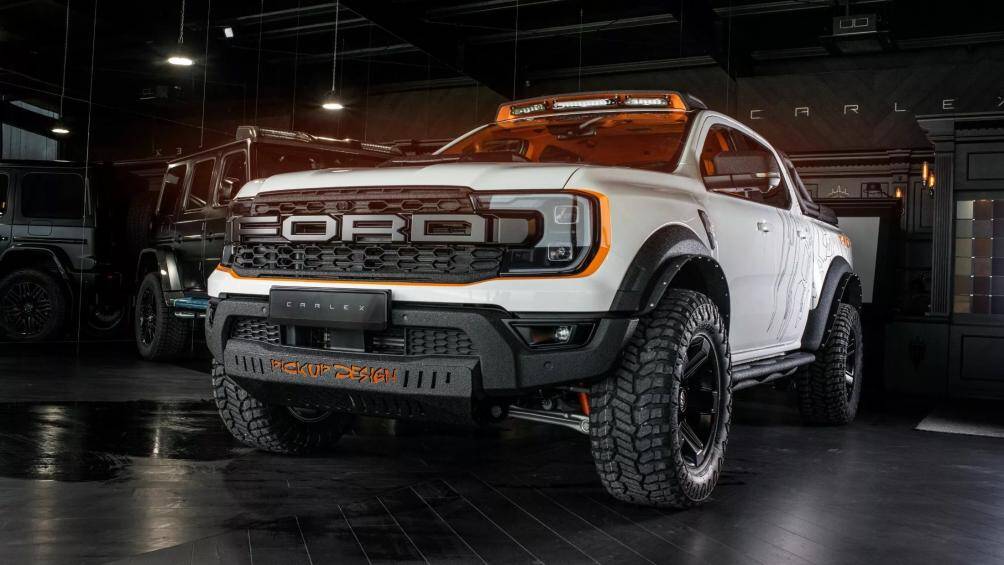 Chiếc Ford Ranger Raptor vừa được hãng độ Carlex Design lột xác bằng gói nâng cấp CRX T-Rex theo phong cách kỷ Jura.