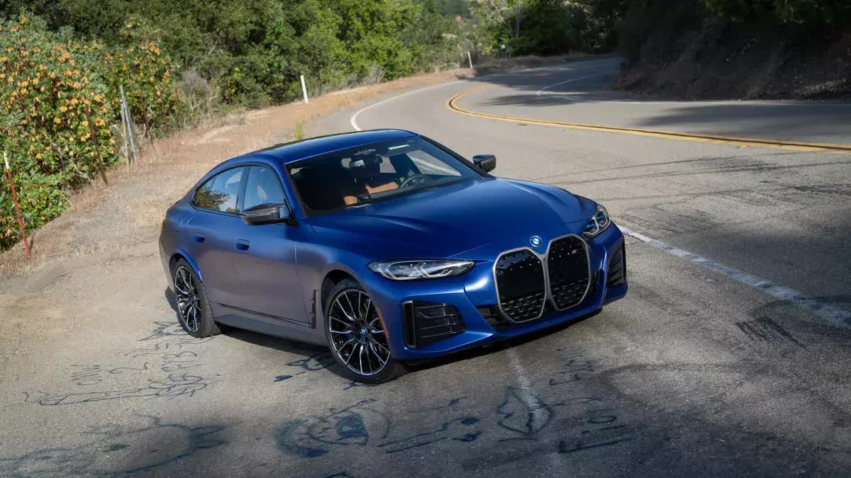 10. BMW i4 M50 2023.