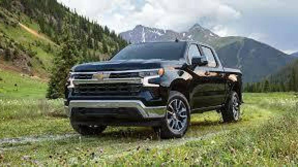 2. Chevrolet Silverado (doanh số: 268.291 chiếc, tăng 2,5%).