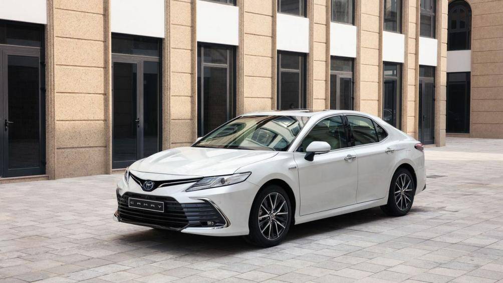 7. Toyota Camry (doanh số: 150.742 chiếc, tăng 10,9%).