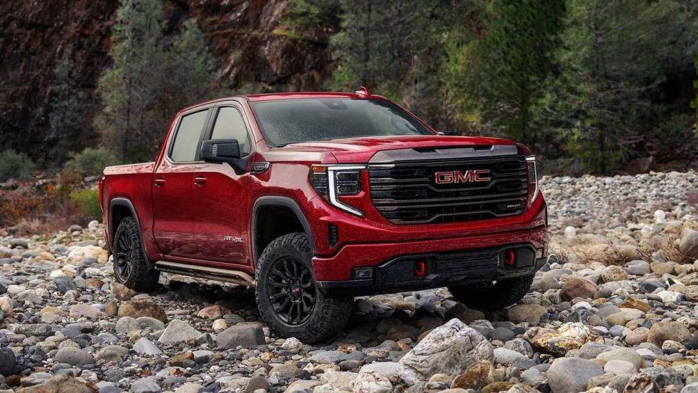 9. GMC Sierra (doanh số: 143.008 chiếc, tăng 20,2%).