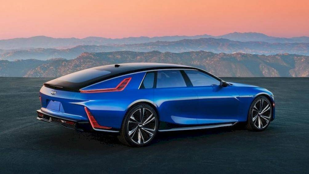 Khách hàng sẽ được lựa chọn từng chi tiết về nội và ngoại thất cho chiếc xe của mình dưới sự hướng dẫn của một tư vấn viên đặc biệt.