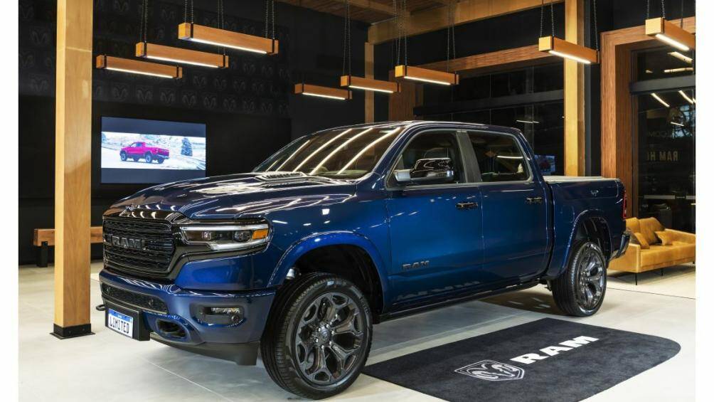 2. RAM 1500 2023 (giá khởi điểm: 37.410 USD).