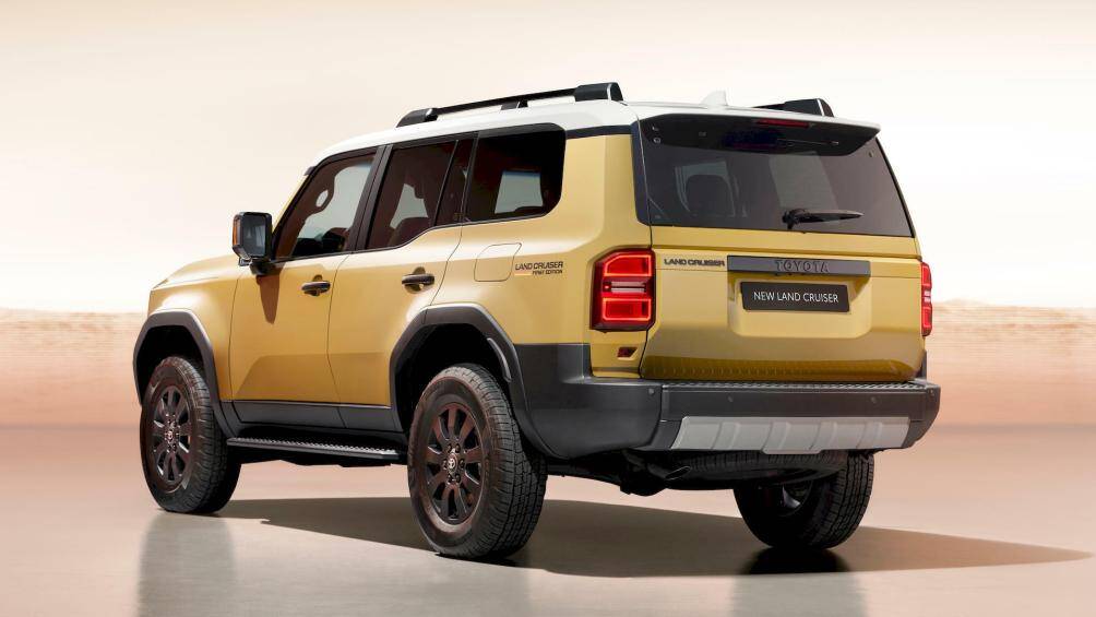 Xe sẽ có sẵn 7 màu sơn ngoại thất bao gồm Đen, Ice Cap, Wind Chill Pearl, Underground, Meteor Shower, Trail Dust và Heritage Blue.