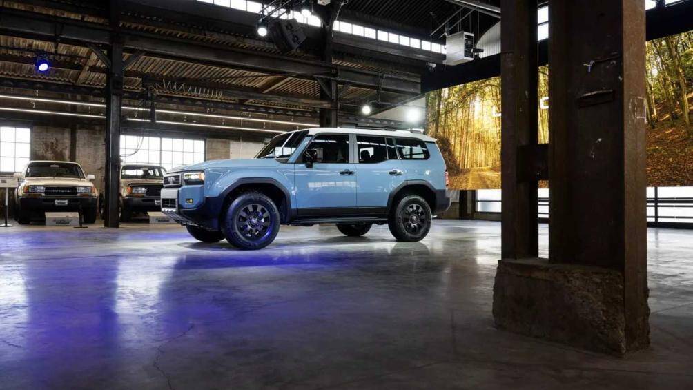 Toyota đã tạm ngừng phân phối Land Cruiser sau đời 2021. Tuy nhiên mới đây, hãng xe Nhật Bản đã cho ra mắt mẫu xe này tại thị trường Mỹ với tên gọi “Land Cruiser”.