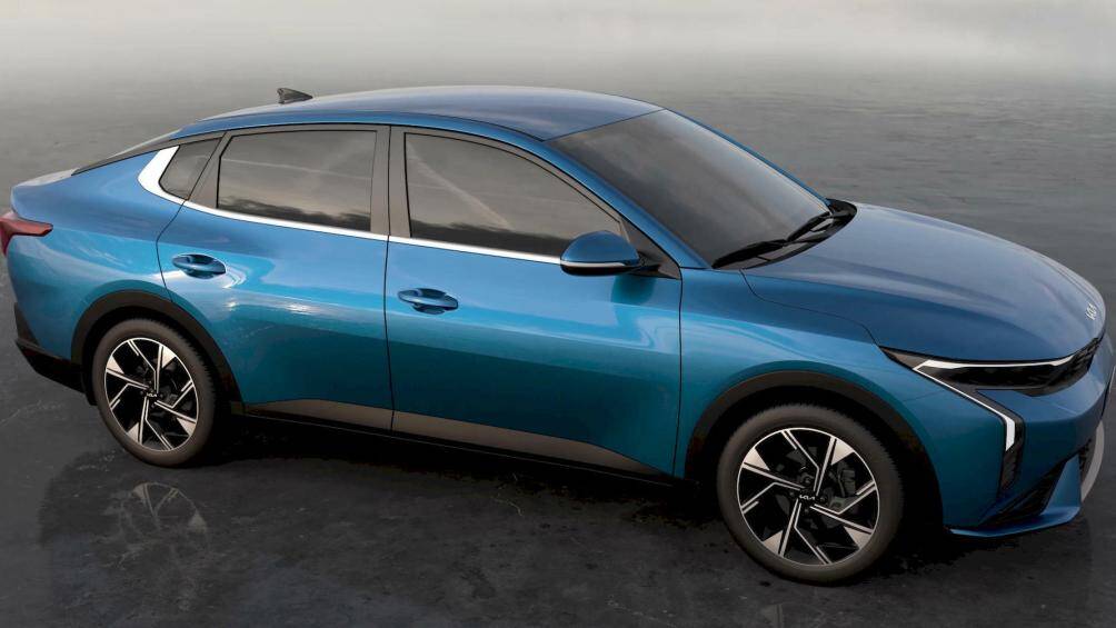 Về thiết kế, ngoại thất Kia K3 2024 mang phong cách hiện đại, thể thao và đặc biệt có phần đuôi vuốt xuôi từ nóc xe xuống theo kiểu fastback.