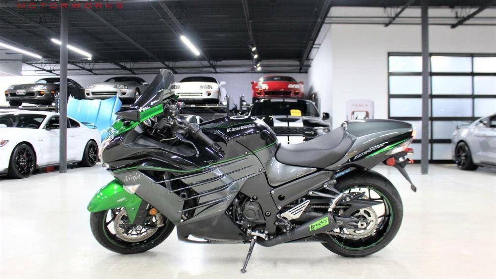 7. Kawasaki Ninja ZX-14R 2019 (công suất tối đa: 208 mã lực).