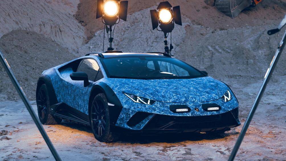 Chiếc siêu xe độc đáo này được bộ phận phát triển sản phẩm của Lamborghini và được hoàn thiện trong hơn 370 giờ đồng hồ.