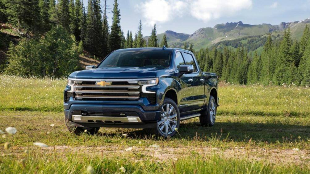 2. Chevrolet Silverado (doanh số: 268.291 chiếc).
