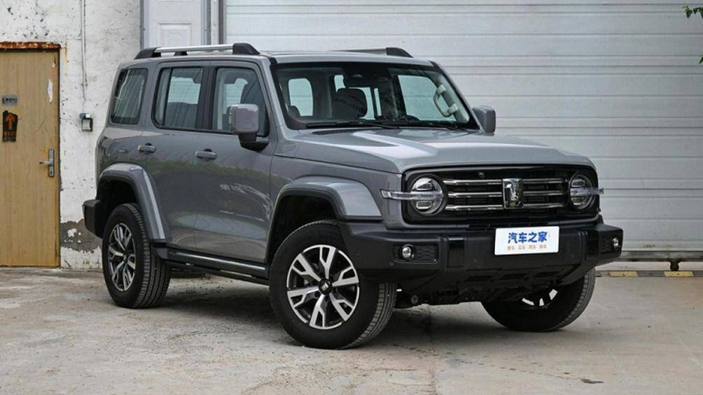Mẫu SUV địa hình Tank 300 2024 mới ra mắt tổng cộng ba cấu hình với mức giá từ 199.800 - 226.800 Nhân dân tệ (khoảng 647 -735 triệu đồng).