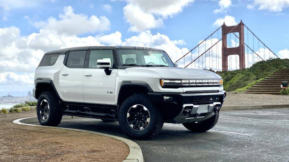 1. GMC Hummer EV SUV 2024 (79.995 USD).