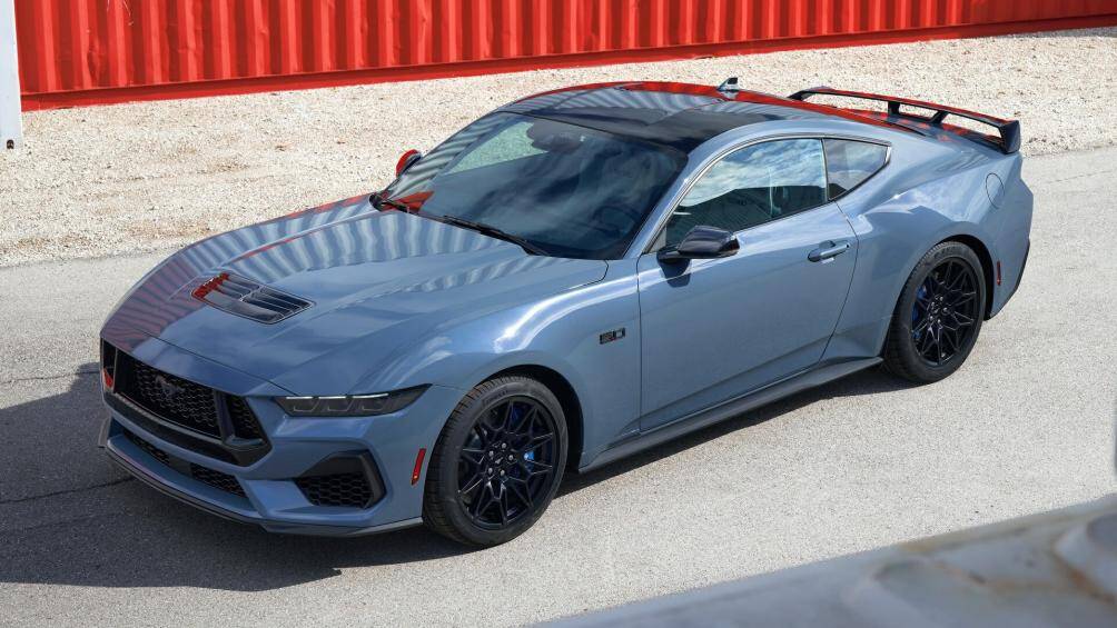 2. Ford Mustang 2024 (32.515 USD).