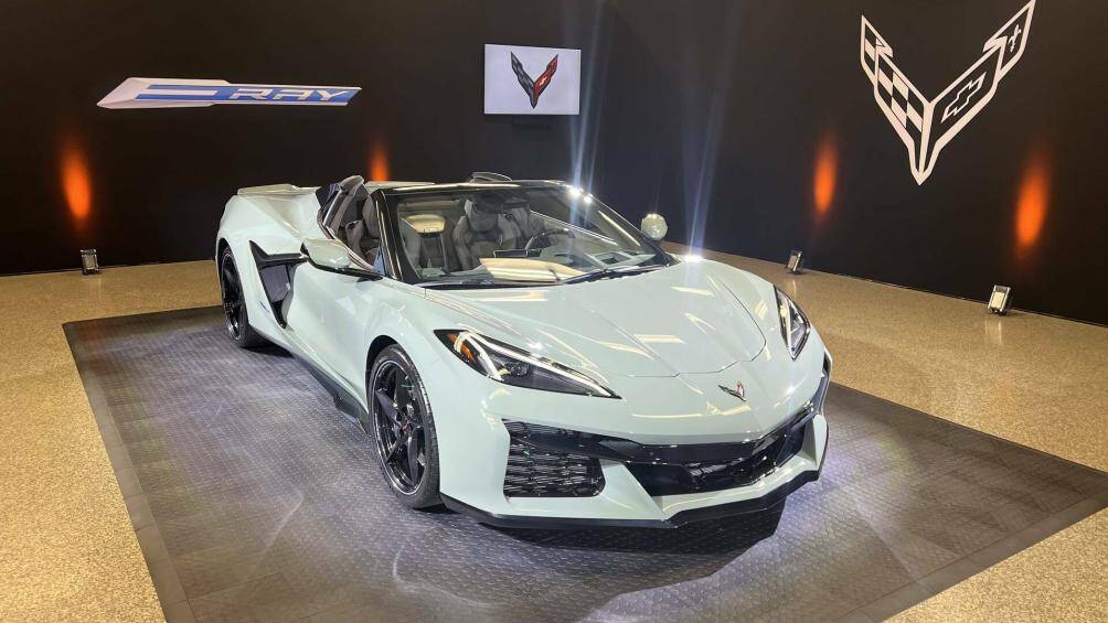 4. Chevrolet Corvette E-Ray 2024 (102.900 USD).
