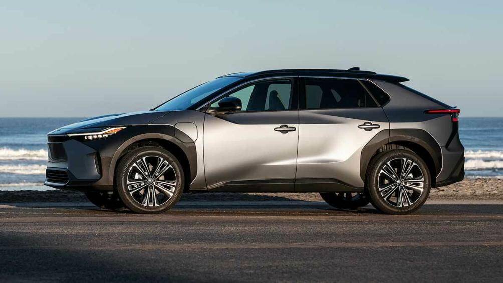 10. Toyota bZ4X 2023 (giá khởi điểm: 42.000 USD).