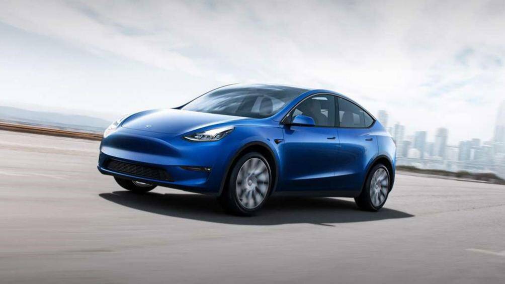 3. Tesla Model Y 2023 (giá khởi điểm: 47.740 USD).