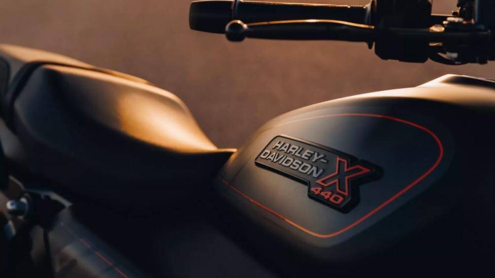 Sức mạnh của X440 đến từ động cơ đơn xi lanh làm mát bằng không khí và dầu, sản sinh công suất tối đa 27 mã lực và mô-men xoắn cực đại 38 Nm.