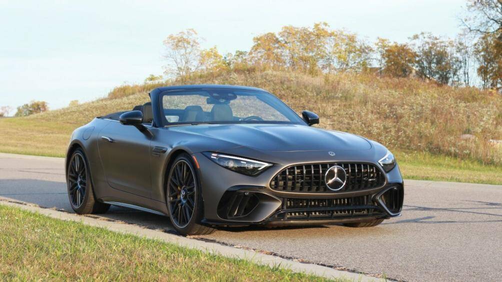 4. Mercedes-Benz SL 2023 (giá khởi điểm: 110950 USD).