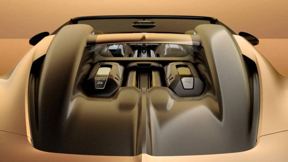 Cặp gương chiếu hậu tuy cũng được ốp sợi carbon nhưng lại có lớp hoàn thiện bằng vàng sáng bóng.