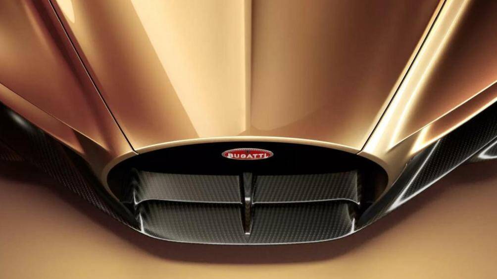 Xe được trang bị động cơ W16 8.0L với 4 turbo tăng áp sản sinh công suất lên tới 1.578 mã lực.