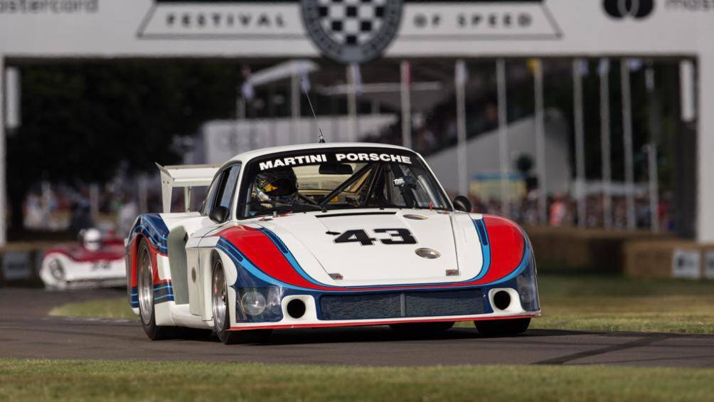 3. Porsche 935 “Moby Dick” (vận tốc tối đa: 365 km/h).