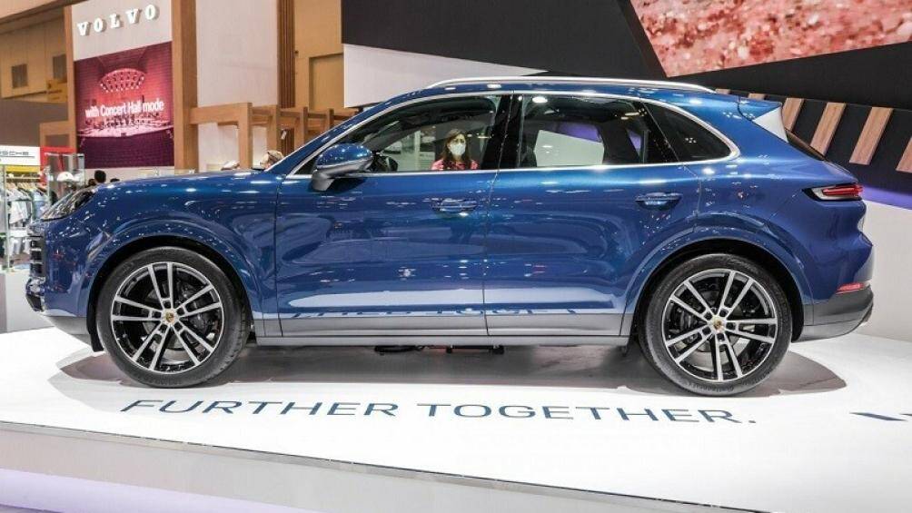 Hãng xe sang của Đức vừa ra mắt thị trường Đông Nam Á mẫu SUV hạng sang Porsche Cayenne 2024 tại triển lãm GIIAS diễn ra tại Indonesia.