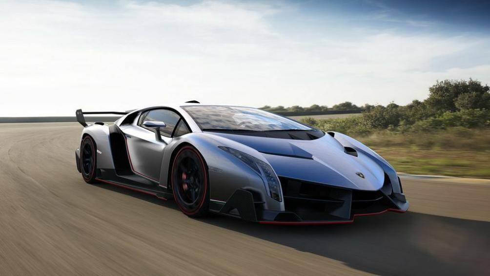 1. Lamborgini Veneno (vận tốc tối đa: 356 km/h).