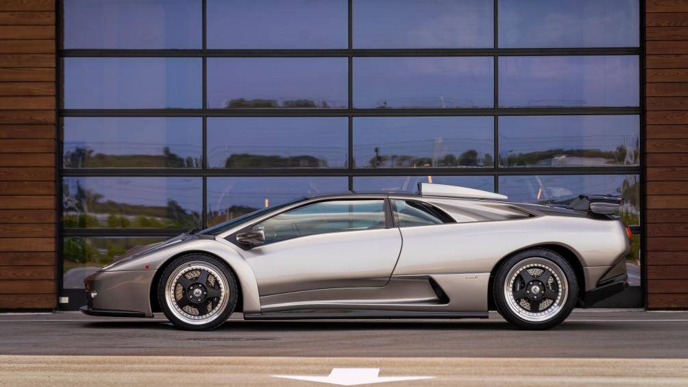 10. Lamborghini Diablo GT (vận tốc tối đa: 338 km/h).