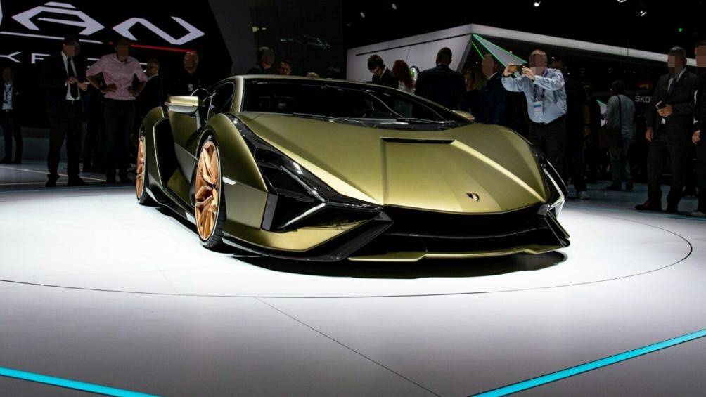 3. Lamborghini Sian FKP 37 (vận tốc tối đa: 349 km/h).