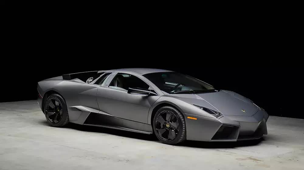 9. Lamborghini Reventon (vận tốc tối đa: 340 km/h).