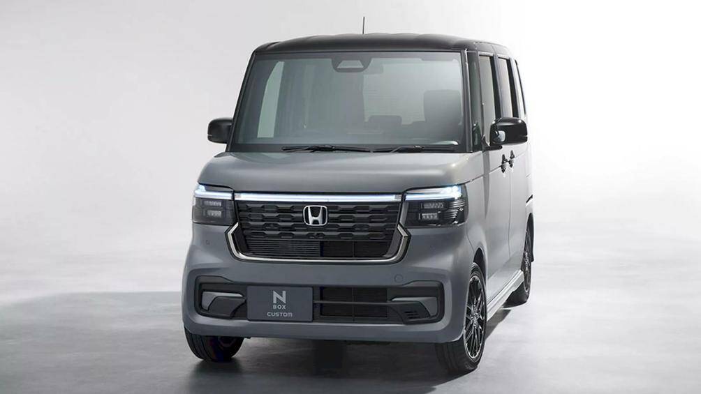 1. Honda N-Box (doanh số: 130.167 chiếc, tăng 7,5%).