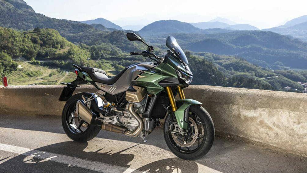 10. Moto Guzzi V100 Mandello 2023 (giá: 17.490 USD).