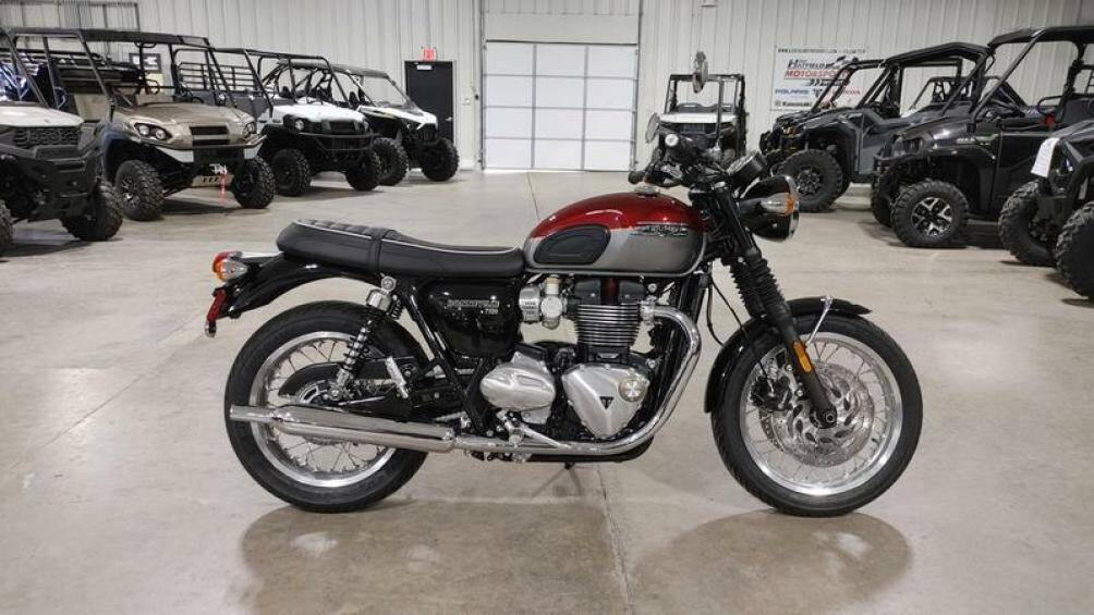 8. Triumph Bonneville T120 2023 (giá: 12.695 USD).