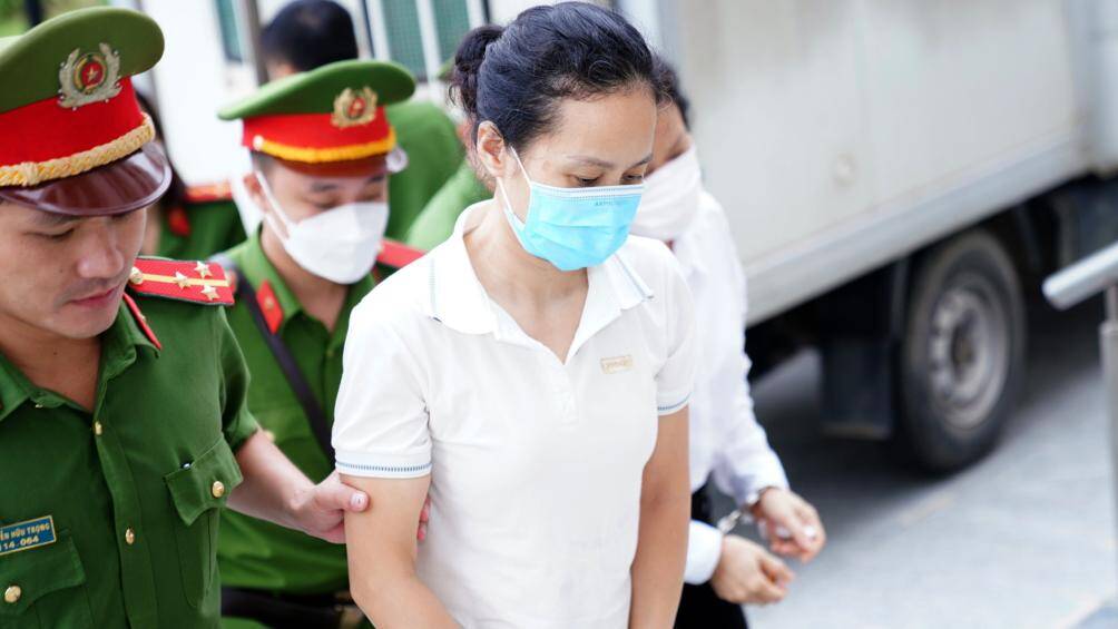 Trong vụ án, cựu Chủ tịch Hà Nội Nguyễn Đức Chung bị xét xử về tội lợi dụng chức vụ quyền hạn trong khi thi hành công vụ.