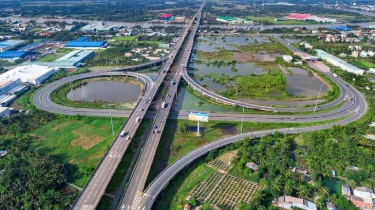 Vì sao chưa thể bố trí vốn mở rộng gần 23km QL50 qua Long An?