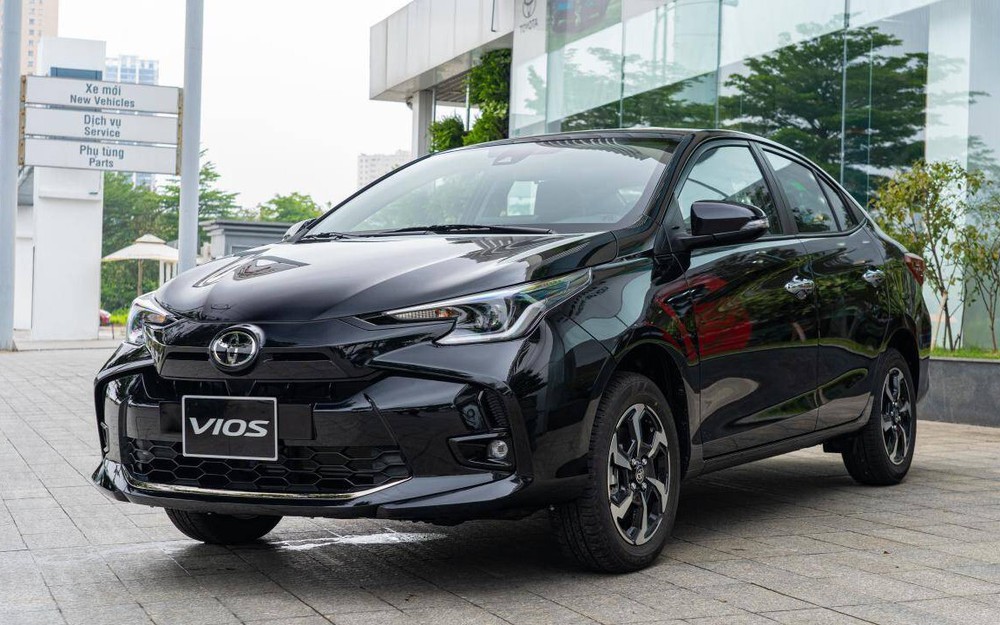 Xe sedan giá rẻ chạy đua ưu đãi, giảm giá