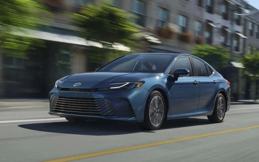 Mẫu ô tô hybrid nào đang đắt khách nhất?