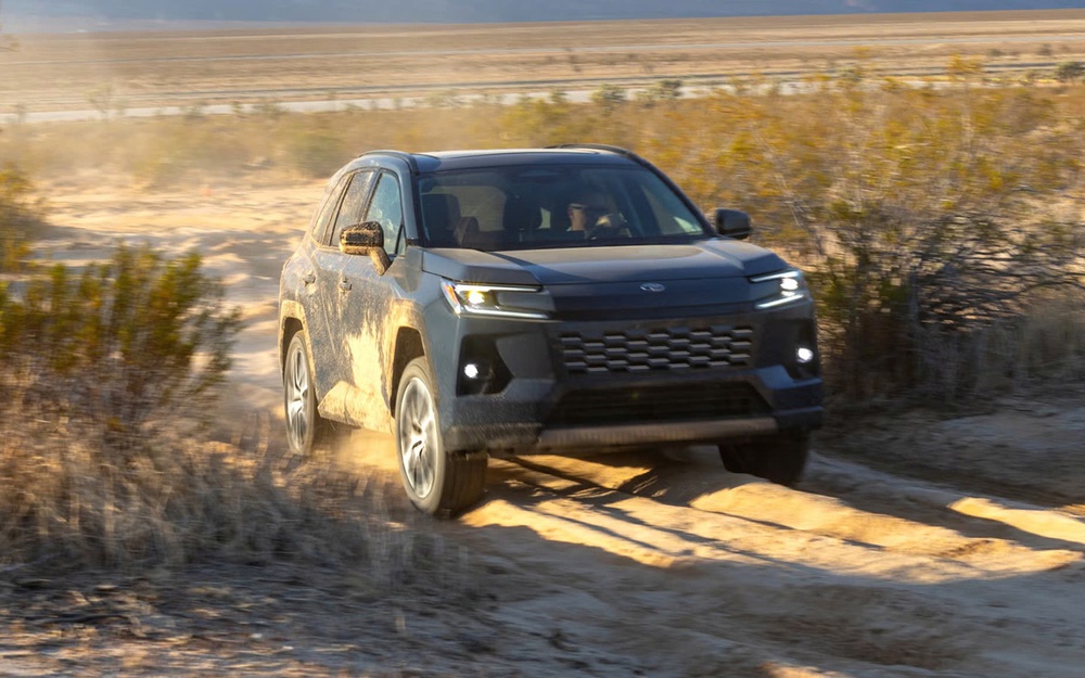 Toyota RAV4 2026 lột xác thành xe hybrid toàn phần