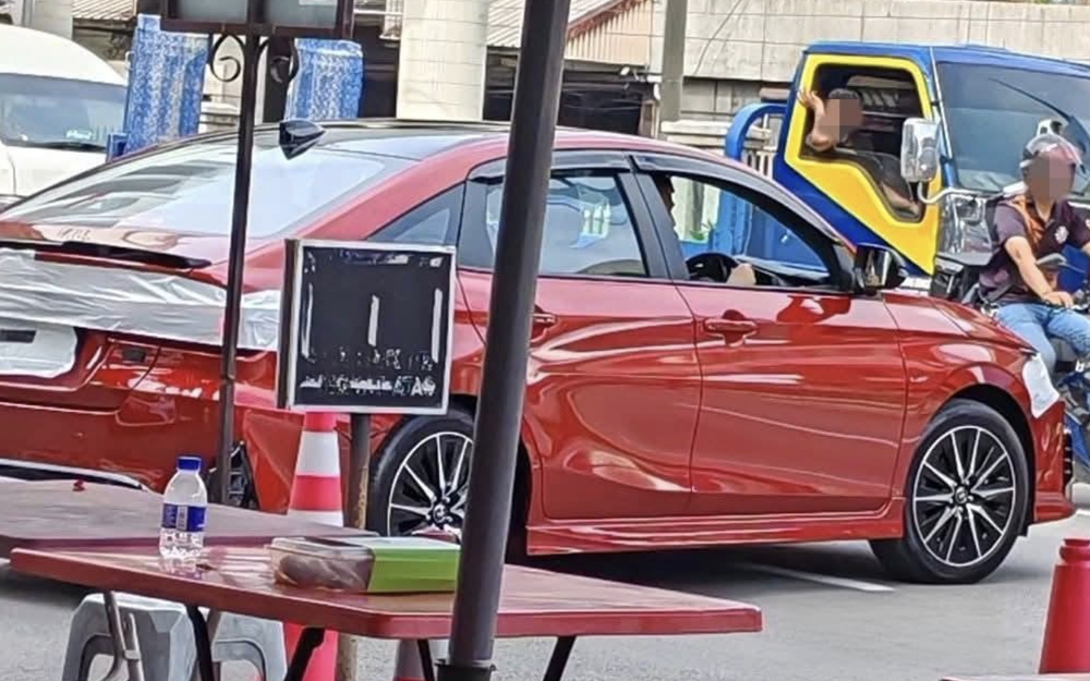 Toyota Vios hybrid bị bắt gặp đang chạy thử tại Malaysia