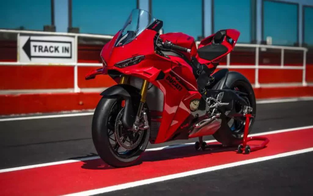 Ducati Panigale V4 2027 có giá từ 723 triệu đồng