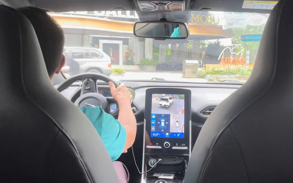 Tết của những tài xế dịch vụ bám trụ thành phố