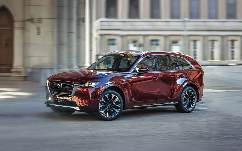 Mazda nhận đặt hàng CX-90 2.5 PHEV, giá dự kiến 2,5 tỷ đồng