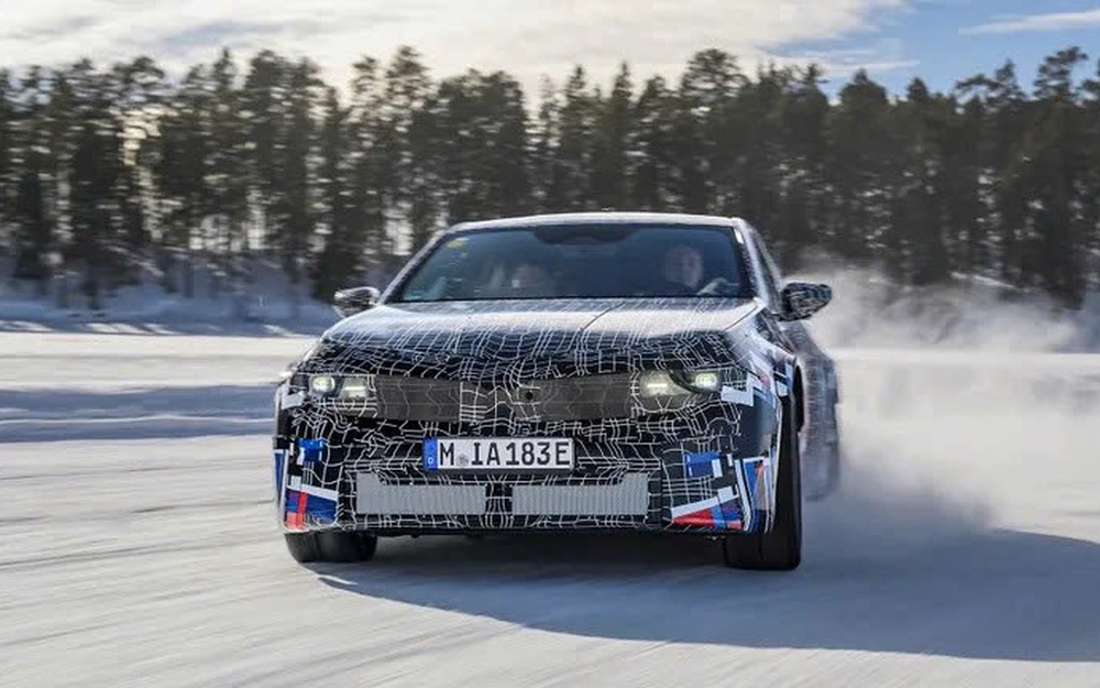 BMW iX3 mới sạc 10 phút đi thêm 370km