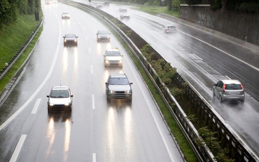 Mùa nồm ẩm, nên làm gì để tránh xe mốc và hỏng nội thất?