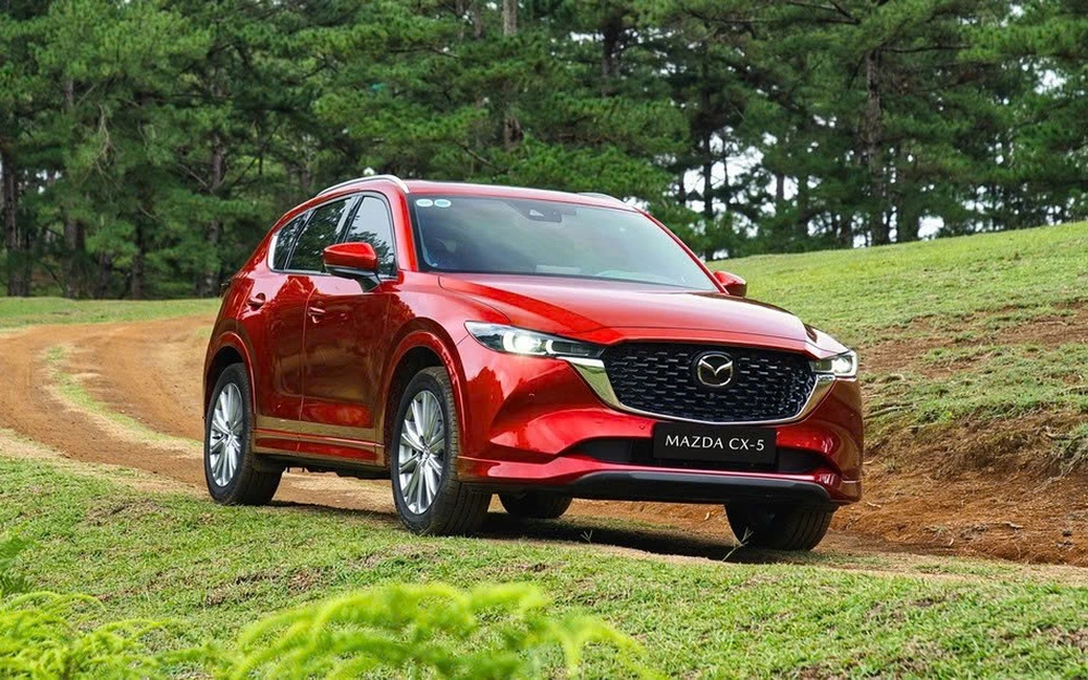 Doanh số xe gầm cao máy xăng tăng mạnh