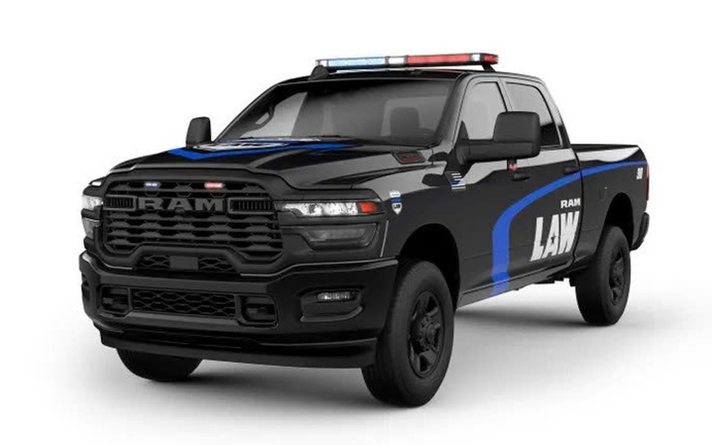 Ram 2500 thành xe cảnh sát sau bài test khắc nghiệt