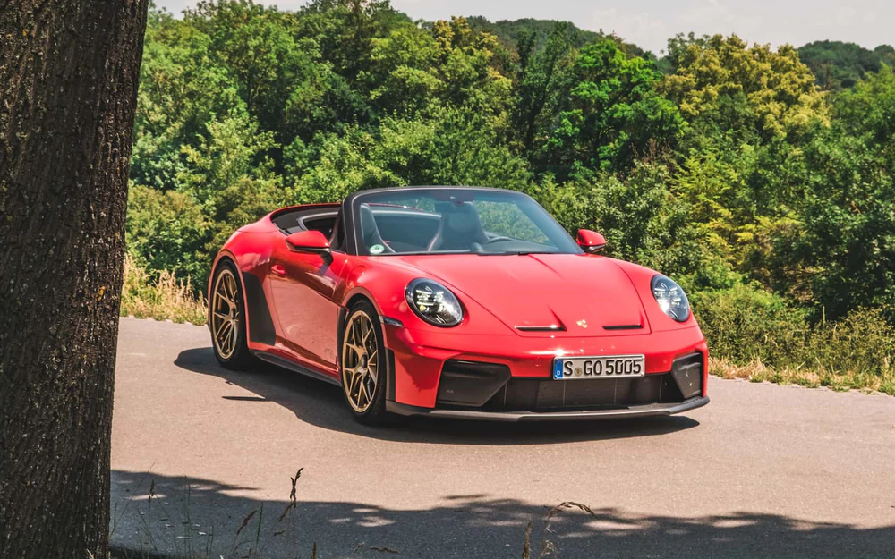 Porsche 911 GT3 lần đầu có mui trần điện